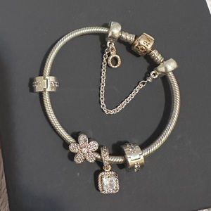 PANDORA Bracelet